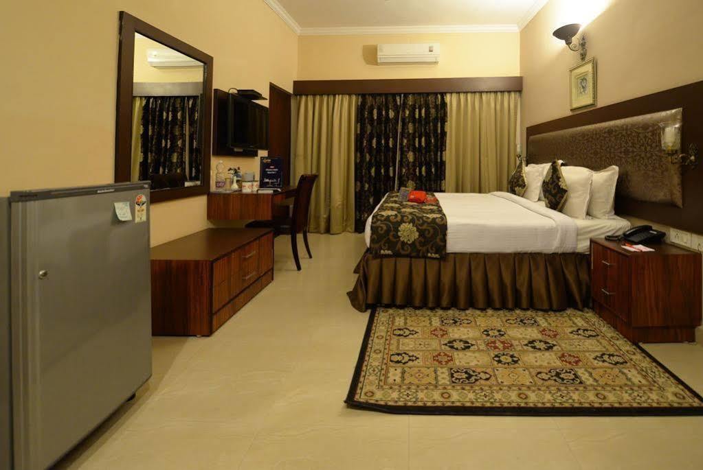 Genx Banjara Hill 1589 Hotel Hyderabad Eksteriør billede